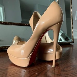 Christian Louboutin platforms Beige.includes dust bag. 100% authentic ✔️